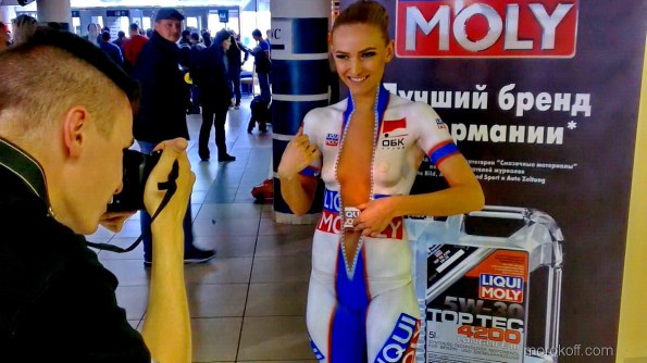 VIDEO0005.mp4_snapshot_00.27_[2013.10.21_19.22.07]